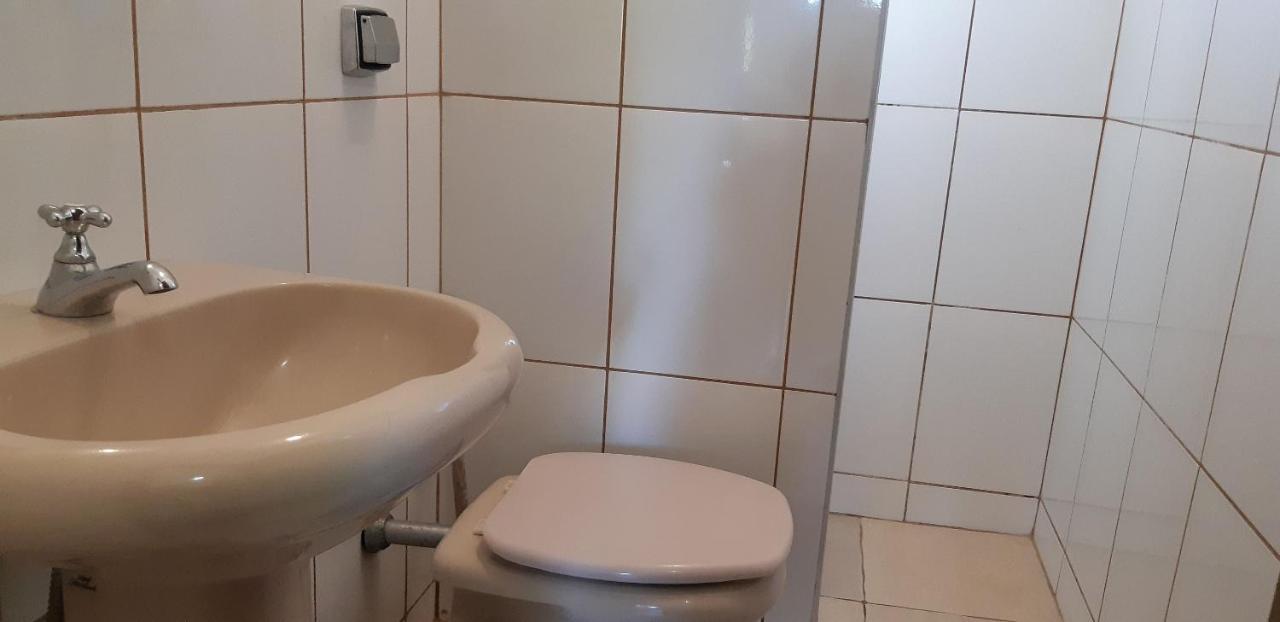 0001.05 - Maranduba - Apto - 2 Dormitorio - 8 Pessoas - 2 Quadras Do Mar - Piscina - Wi-Fi ウバトゥバ エクステリア 写真
